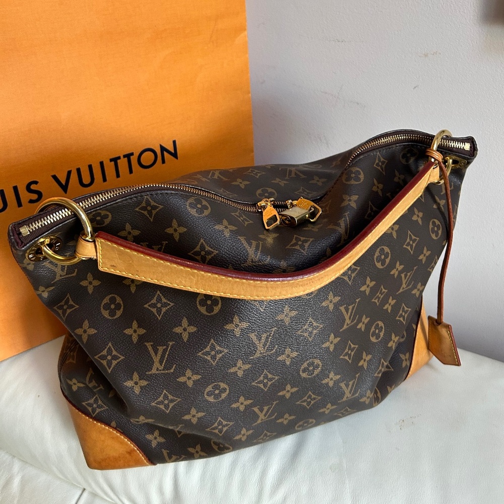 DISCONTINUED š¤š§”Louis Vuitton BERRI authentic huge stunning hobo š¼ - Picture 3 of 16